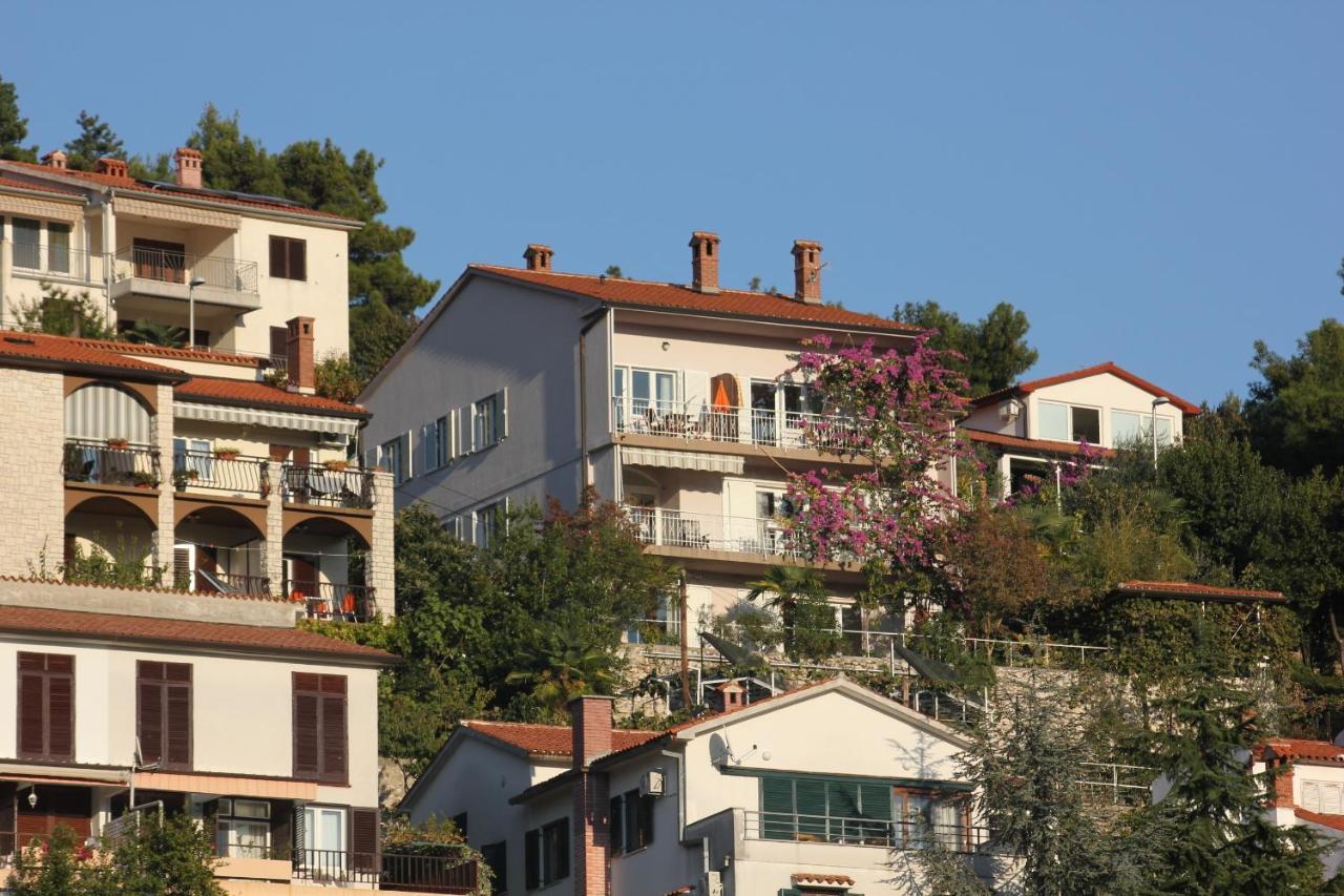 Apartments With A Parking Space Rabac, Labin - 7410 Екстериор снимка