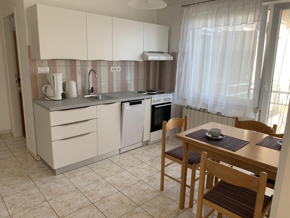 Apartments With A Parking Space Rabac, Labin - 7410 Екстериор снимка